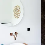 Boutique De Salon 4*